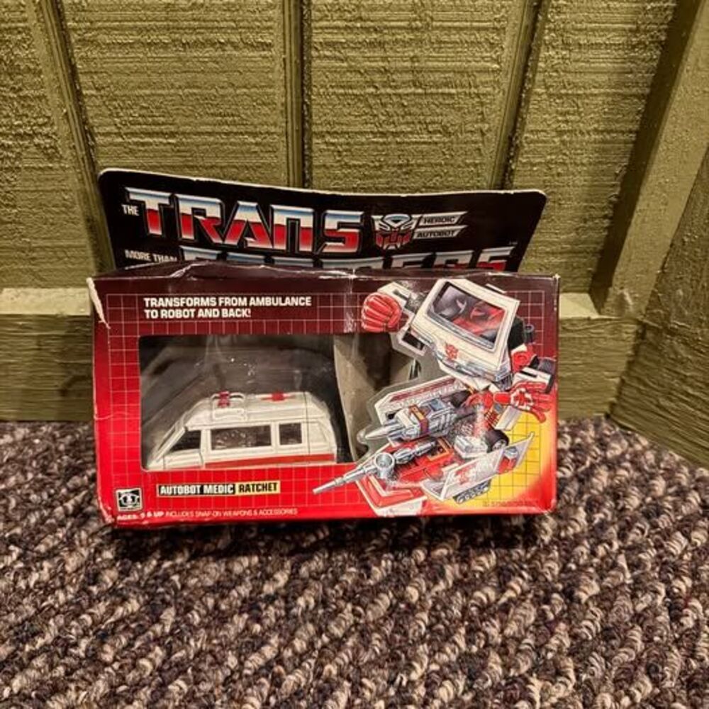 Vintage Hasbro Transformers G1 Autobot Ratchet